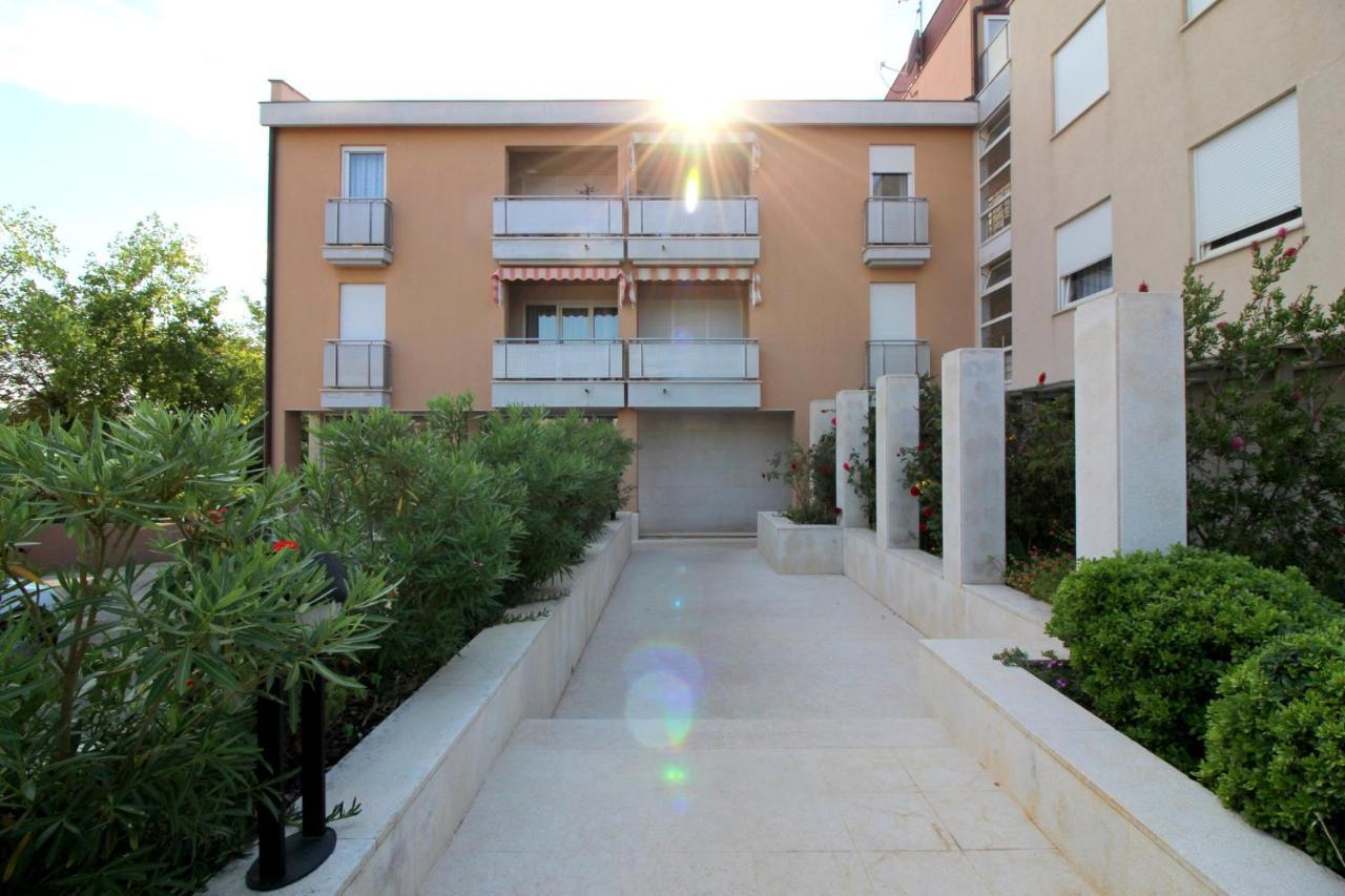 Apartment Vojka In City Center Poreč Exterior foto