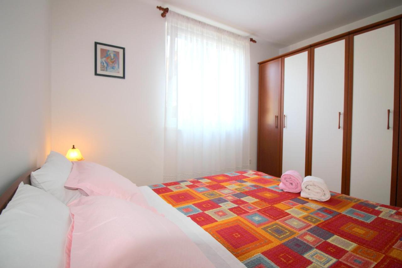 Apartment Vojka In City Center Poreč Exterior foto